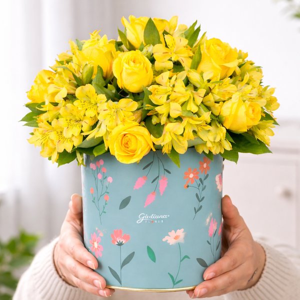 Arranjo Harmonia de Rosas e Astromélias Amarelas