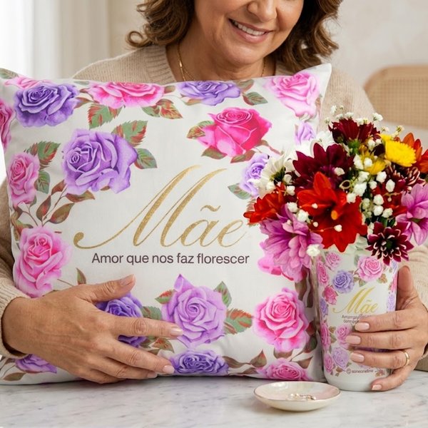 Kit Almofada Florescer e Copo Sky com Flores do Campo