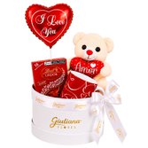 Box Charme com Caneca Love e Lindt e Balão