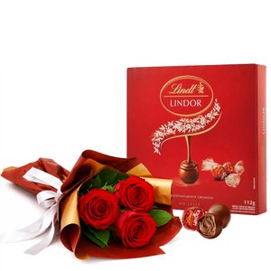 Imagem de Buquê Trio de Rosas Vermelho e Caixa de Presente Lindt