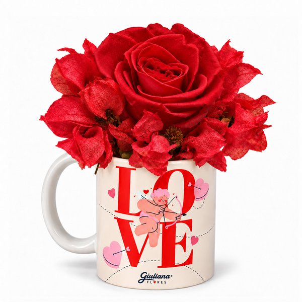 Flores Secas e Rosa Encantada Vermelha na Caneca Love