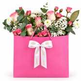Buquê de Flores Cor de Rosa na Sacola - Cuidado e Carinho