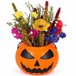 Imagem de Flores Secas na Abóbora de Halloween - Travessuras