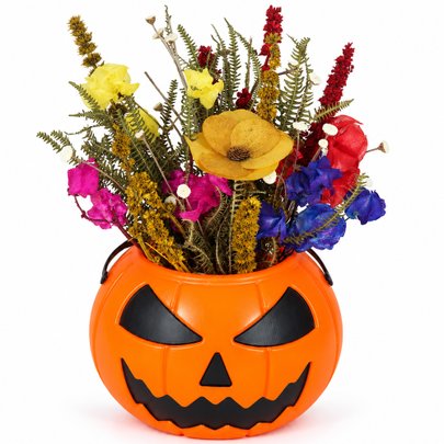 Flores Secas na Abóbora de Halloween - Travessuras