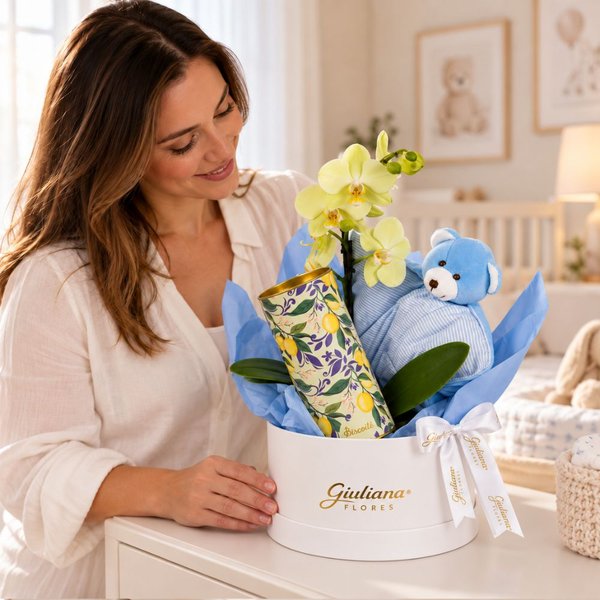 Kit Maternidade com Mini Orquídea Amarela - Abraço de Menino