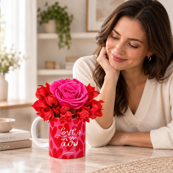 Flores Secas e Rosa Encantada Pink na Caneca Love is in The Air