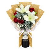 Buquê de Lírios e Rosas com Vinho Concha y Toro Merlot - Drinks e Flores
