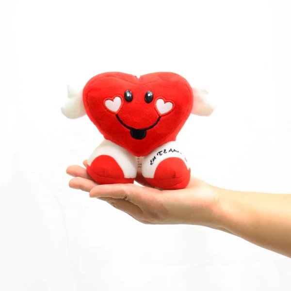 Mini Coração de Pelúcia com Botinha