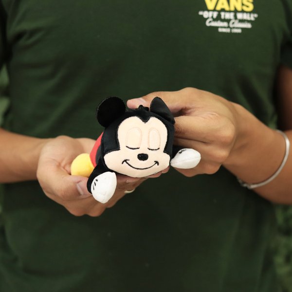 Pelúcia Mickey Dormindo Clip On 12cm - Disney