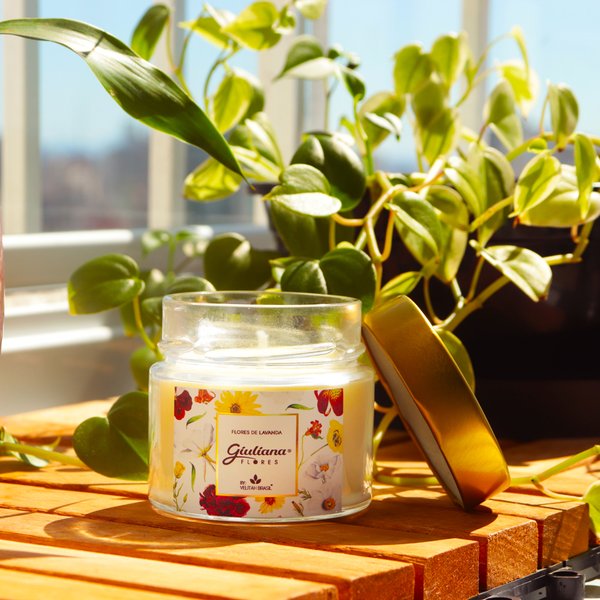 Vela Aromática 140g - Linha Encontro Floral Giuliana Flores