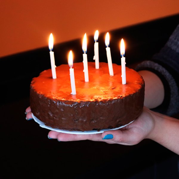 Bolo Feliz Aniversário 500g