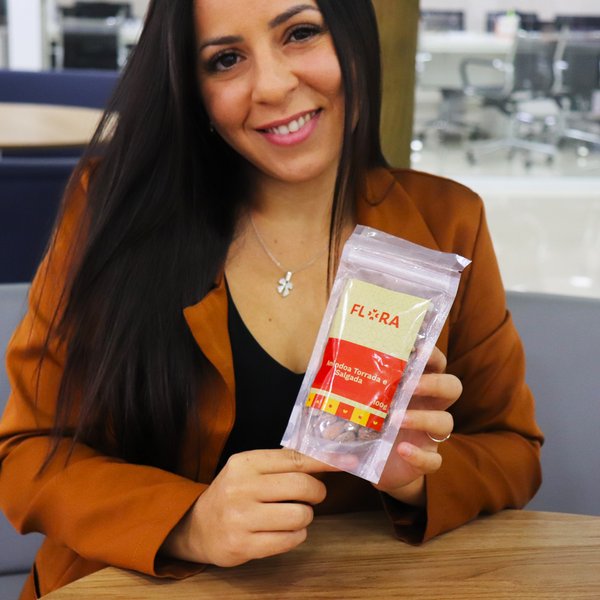 Amêndoa Sem Casca Torrada E Salgada Flora 100g