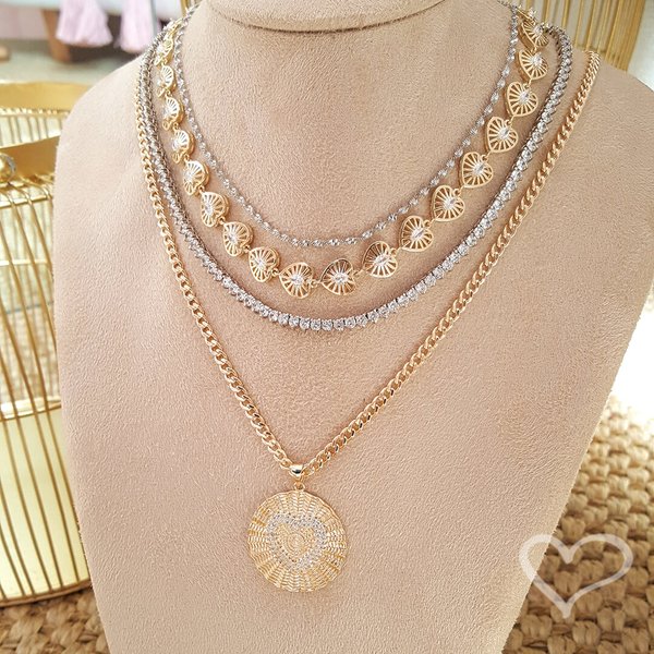 CHOKER VICTÓRIA CORAÇÃO ZIRCÔNIAS FOLHEADA A OURO 18K