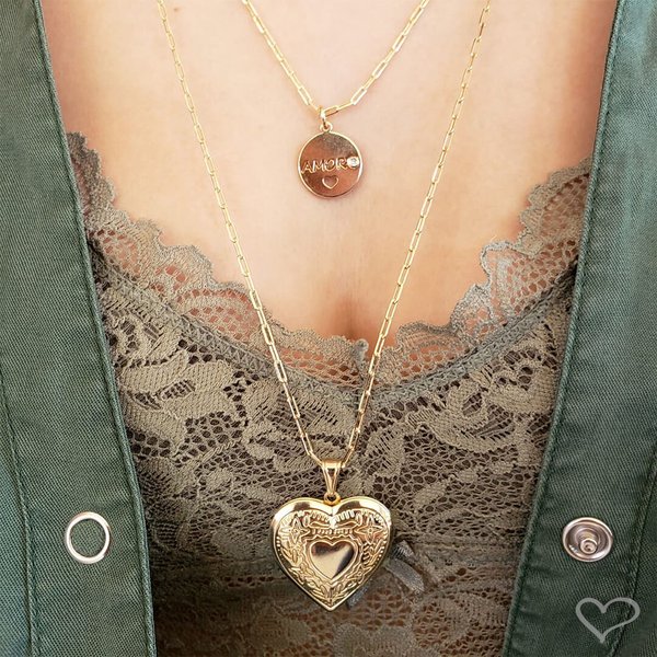 COLAR DE CORAÇÃO AMORE RELICÁRIO FOLHEADO A OURO 18K