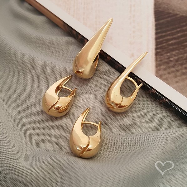 BRINCO DE ARGOLA VINTAGE GLENDA M FOLHEADO A OURO 18K