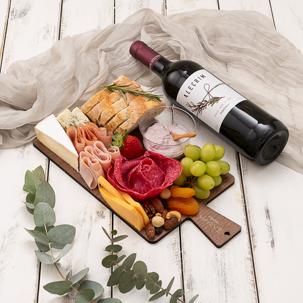 Tábua de Queijo e Vinho com Frios no Box
