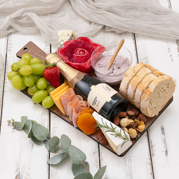 Imagem de Tábua de Queijos, Frios e Frutas com Espumante Chandon