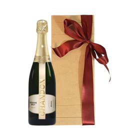 Imagem de Espumante Chandon Brut e Caixa de Madeira