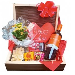 Imagem de Cesta de chocolate e vinho 