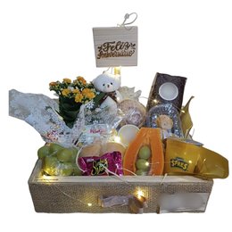 Imagem de Cesta Café Aniversário com Luz de Led e Pelúcia