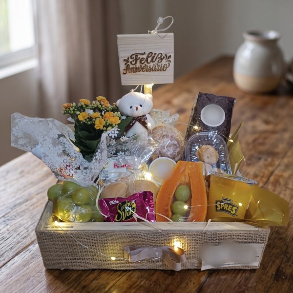 Cesta Café Aniversário com Luz de Led e Pelúcia