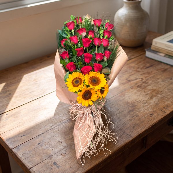 Ramalhete Rosas e Girassóis
