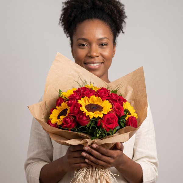 Buquê Rosas Vermelha e Girassóis