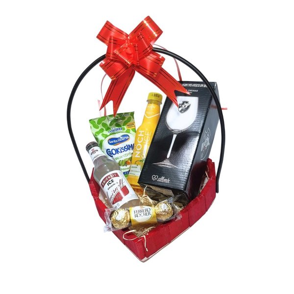 Cesta Coração Vasco Com Taça, Bebida, Chocolates