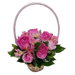 Imagem de Cesta Delicada com Rosas e Astromélias Rosadas