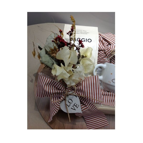 Box Café e Amor com Xícara e Ferrero Rocher