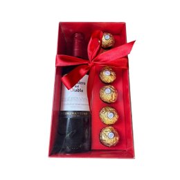 Imagem de Caixa com bombons e vinho