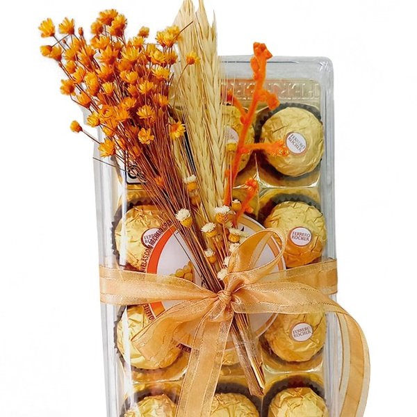 Ferrero Rocher com flores desidratada