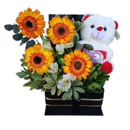 Imagem de Caixa I Love You com Gérberas e Pelúcia