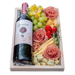 Imagem de Cesta de Queijos e Vinhos
