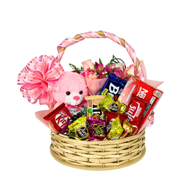 Imagem de Cesta de Chocolates com Pelúcia e Arranjo de Rosas
