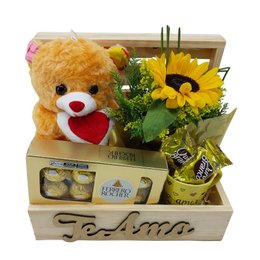 Imagem de Baú de Girassóis com Caneca, Chocolates e Pelúcia