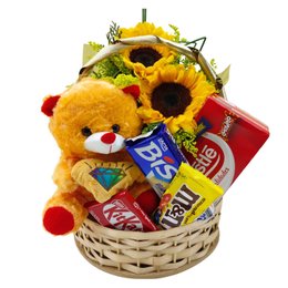 Imagem de Cesta de Girassóis com Chocolates e Pelúcia