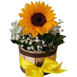 Imagem de Arranjo de Girassol no Cachepot de Madeira