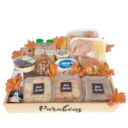 Imagem de Cesta de Café da Manhã Parabéns com Frios e Sobremesa