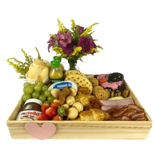 Cesta de Café da Manha Premium com Arranjo de Flores 