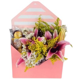 Imagem de Caixa Envelope com Lírio e Ferrero Rocher