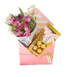 Imagem de Envelope com Flores e Chocolate