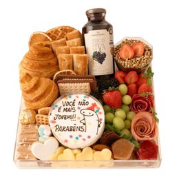 Imagem de Cesta Presente Joie d'Anniversaire com Bento