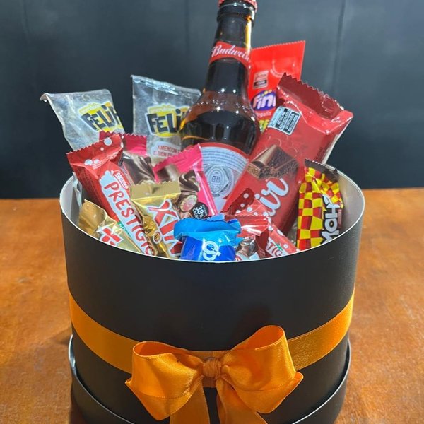 Cesta de Doces E Aperitivos Pequena