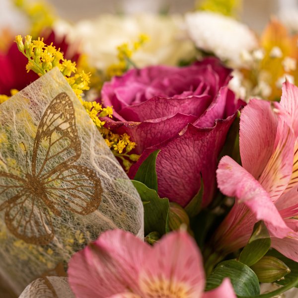 Buquê de Rosas Misto