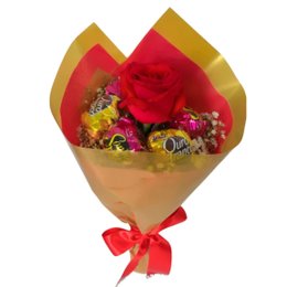 Imagem de Buquê de Bombons e Uma Rosa
