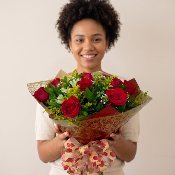 Buquê Surpreenda com Rosas 