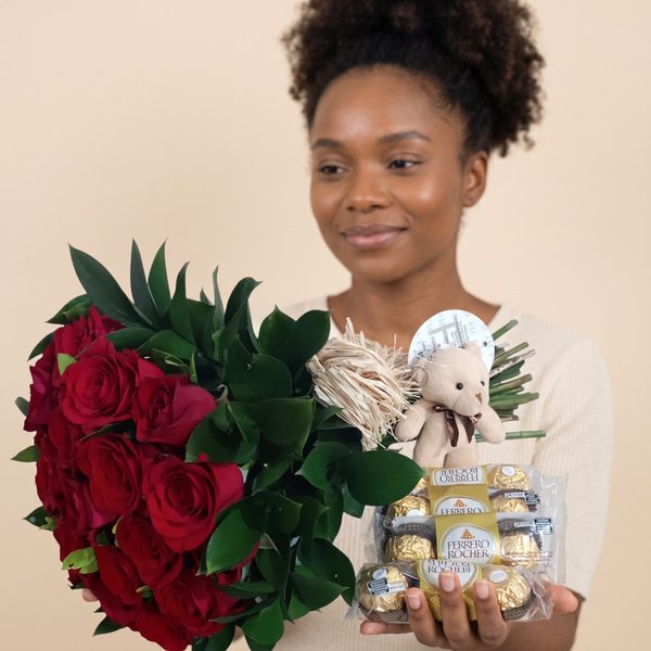 Buquê Rosas Vermelhas com Ferrero Rocher e Urso 