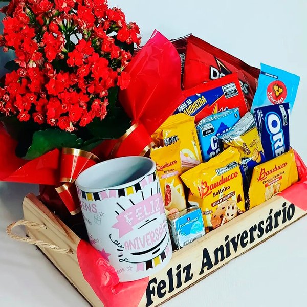 Cesta de Aniversário Média Com Flores e Caneca
