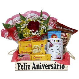 Imagem de Cesta Pequena com Caneca e Rosas